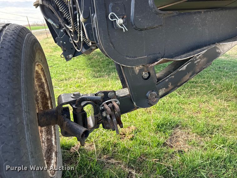 image for item DZ5194 2010 Macdon FD70 flex draper head