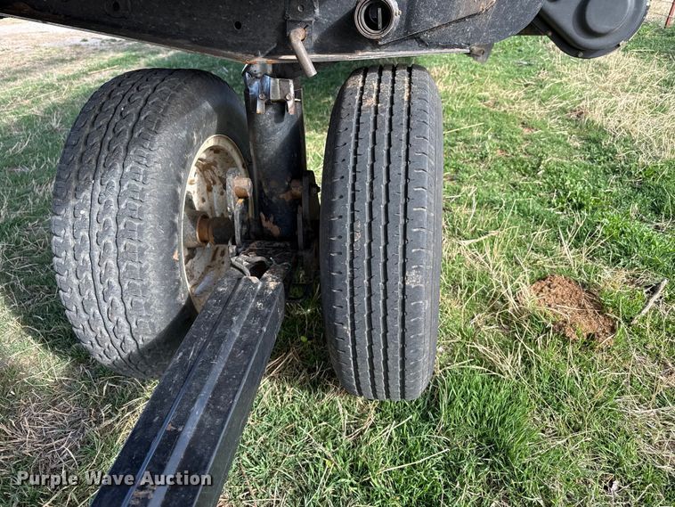 image for item DZ5194 2010 Macdon FD70 flex draper head