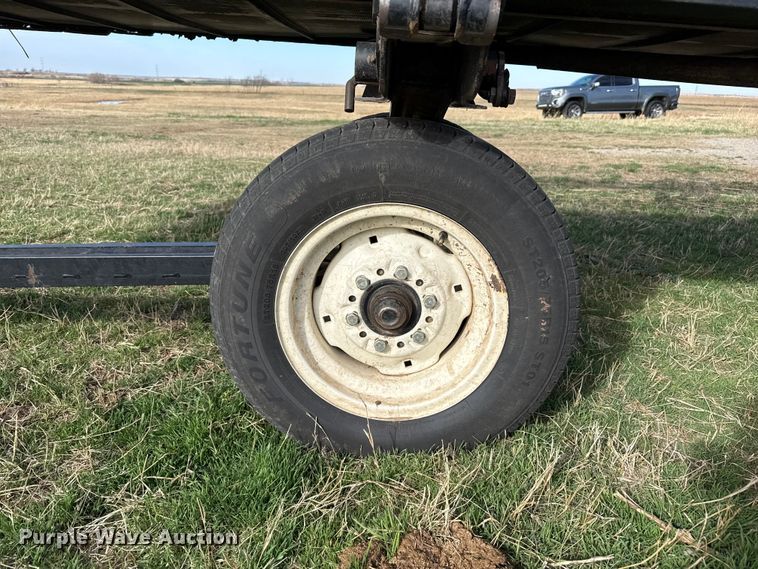 image for item DZ5194 2010 Macdon FD70 flex draper head