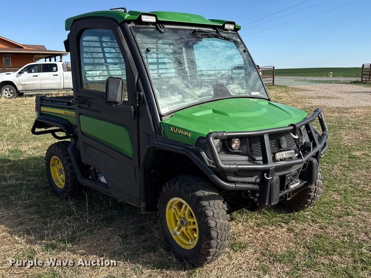 image for item DZ5195 2019 John Deere XUV835R utility vehicle