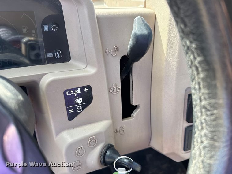 image for item DZ5195 2019 John Deere XUV835R utility vehicle