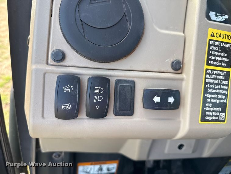 image for item DZ5195 2019 John Deere XUV835R utility vehicle