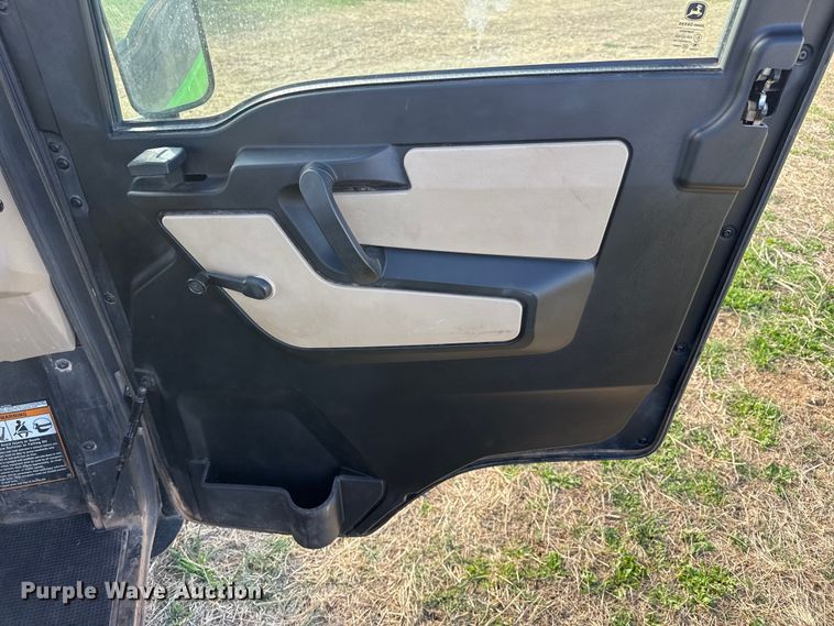 image for item DZ5195 2019 John Deere XUV835R utility vehicle