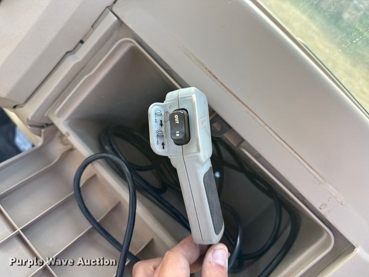 image for item DZ5195 2019 John Deere XUV835R utility vehicle