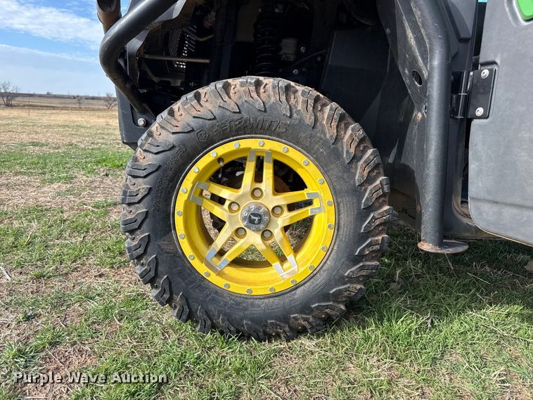 image for item DZ5195 2019 John Deere XUV835R utility vehicle