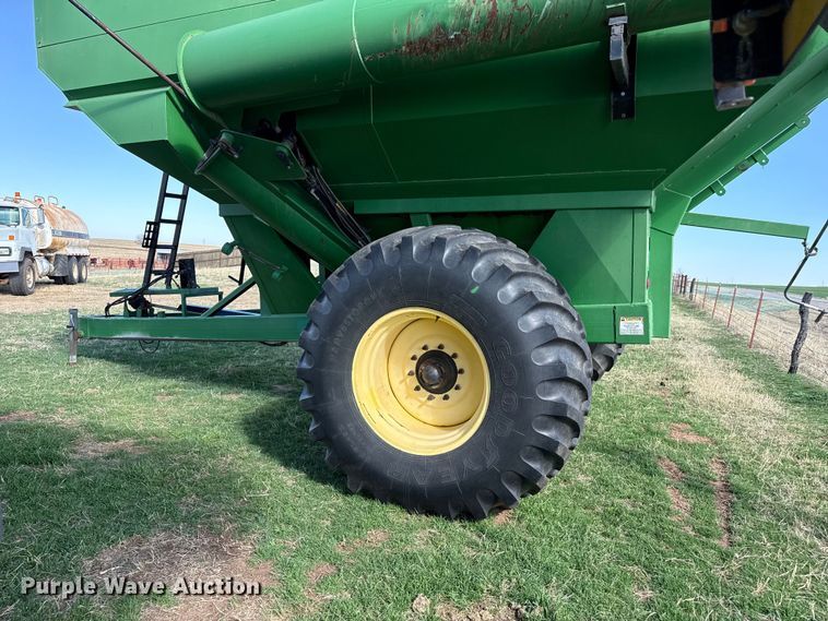 image for item DZ5198 Crustbuster 1075 grain cart