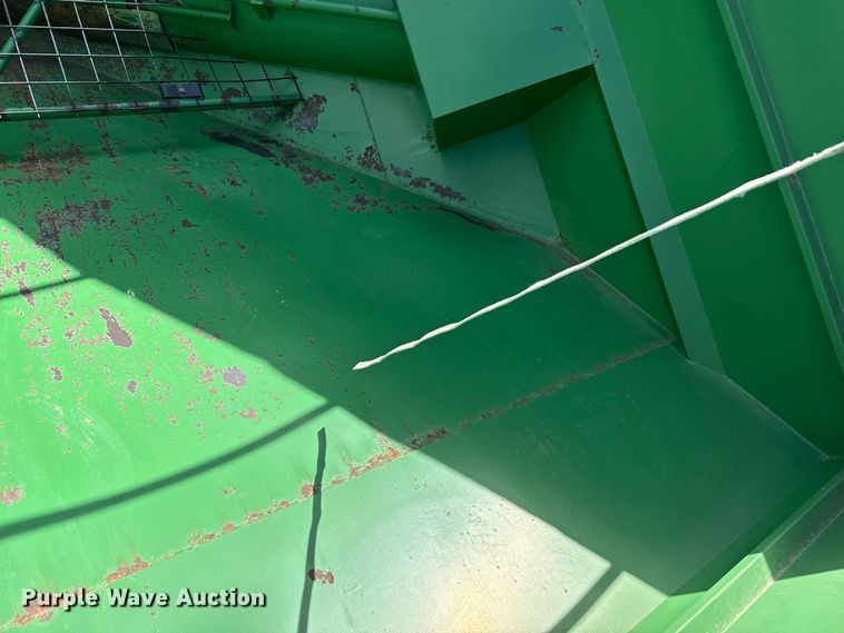 image for item DZ5198 Crustbuster 1075 grain cart