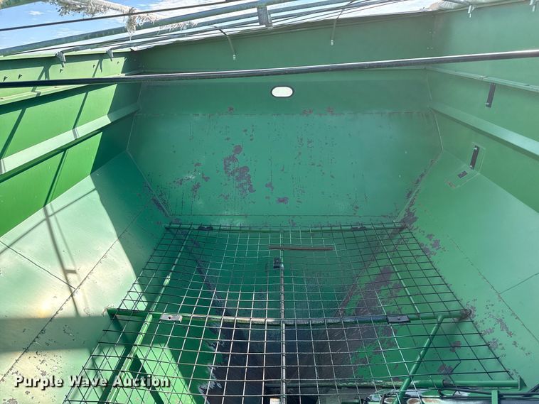 image for item DZ5198 Crustbuster 1075 grain cart