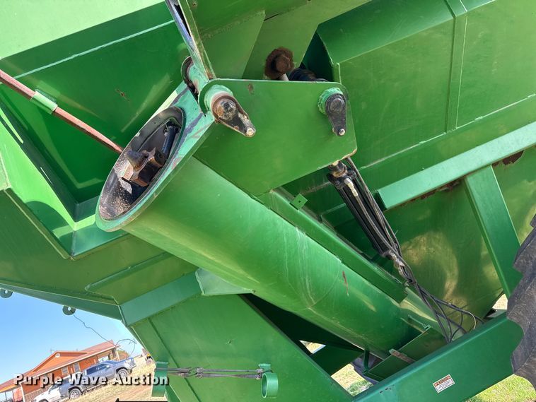 image for item DZ5198 Crustbuster 1075 grain cart