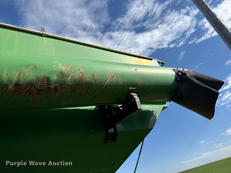 image for item DZ5198 Crustbuster 1075 grain cart