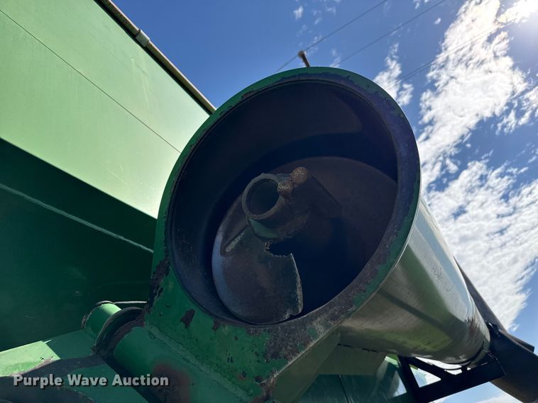 image for item DZ5198 Crustbuster 1075 grain cart