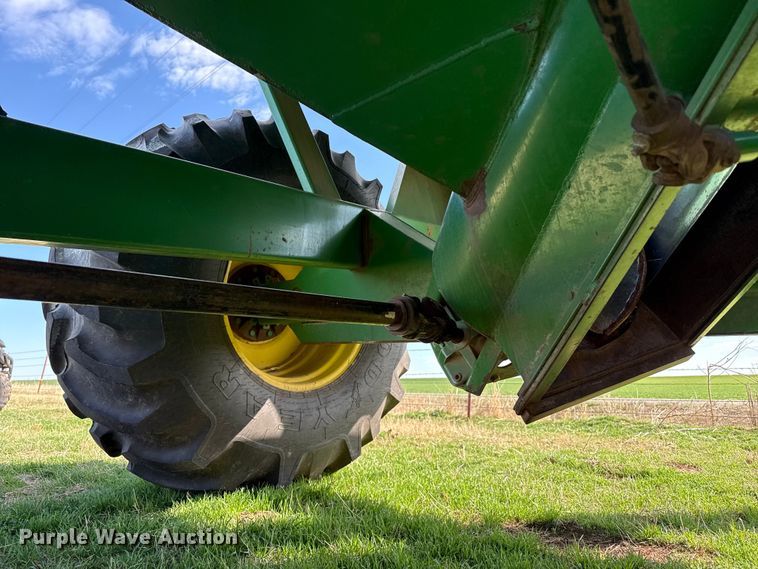 image for item DZ5198 Crustbuster 1075 grain cart