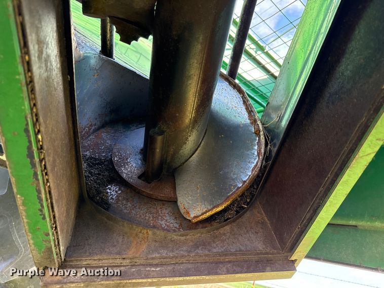 image for item DZ5198 Crustbuster 1075 grain cart