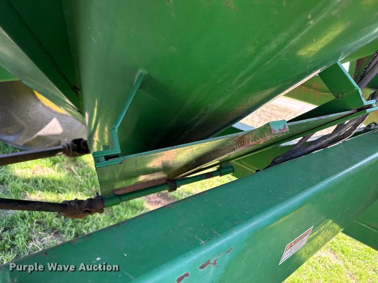 image for item DZ5198 Crustbuster 1075 grain cart