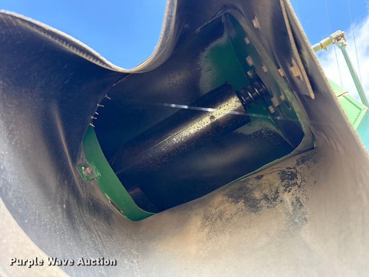 image for item DZ5198 Crustbuster 1075 grain cart