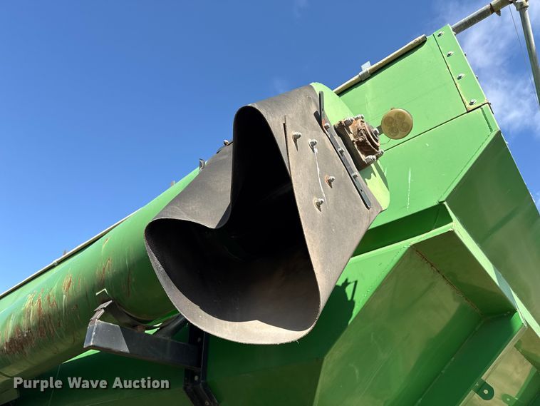 image for item DZ5198 Crustbuster 1075 grain cart