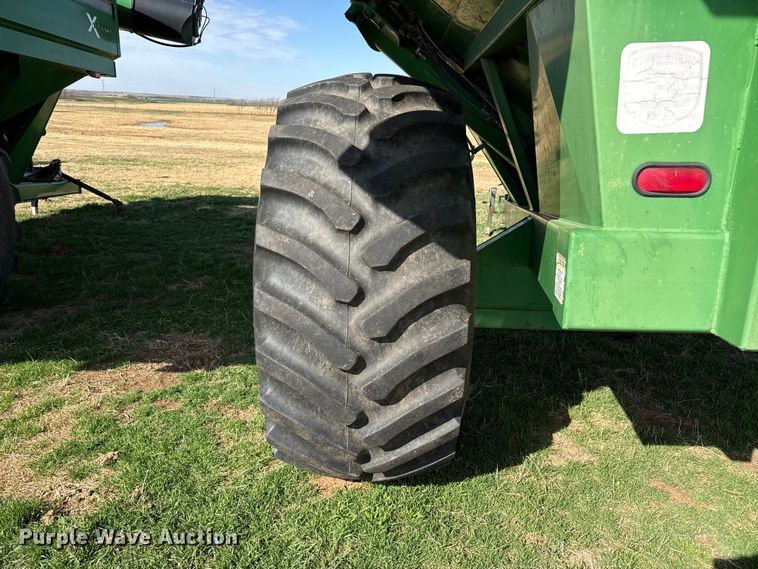 image for item DZ5198 Crustbuster 1075 grain cart