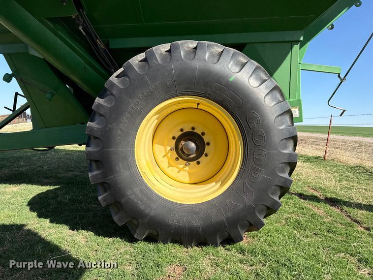 image for item DZ5198 Crustbuster 1075 grain cart