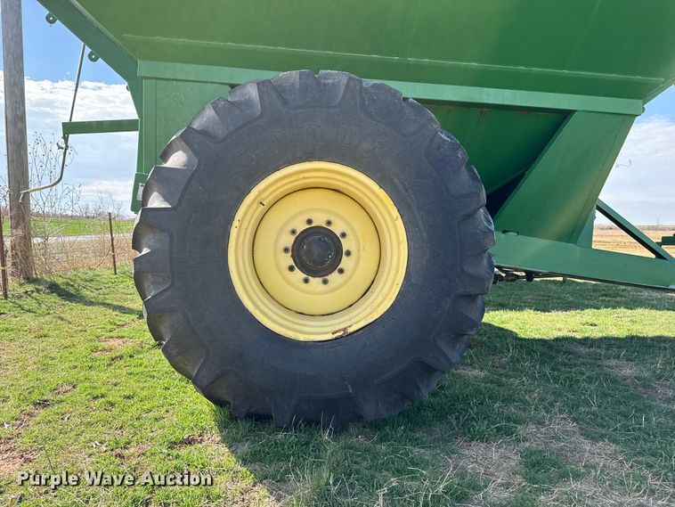 image for item DZ5198 Crustbuster 1075 grain cart