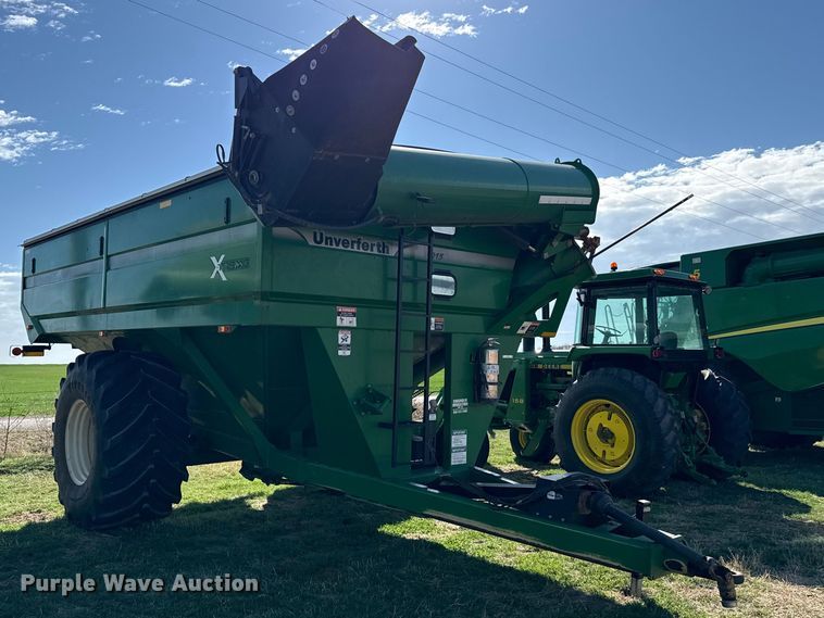 image for item DZ5199 2013 Unverferth 1015 grain cart