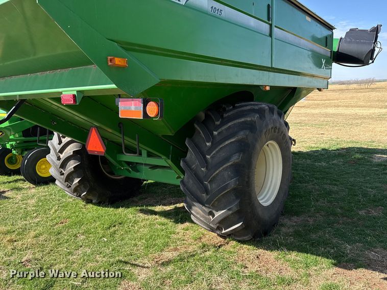 image for item DZ5199 2013 Unverferth 1015 grain cart