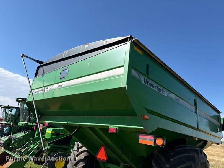image for item DZ5199 2013 Unverferth 1015 grain cart