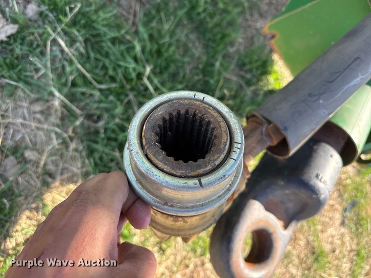 image for item DZ5199 2013 Unverferth 1015 grain cart