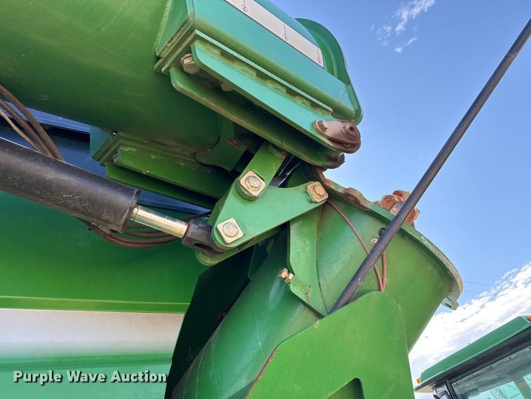 image for item DZ5199 2013 Unverferth 1015 grain cart