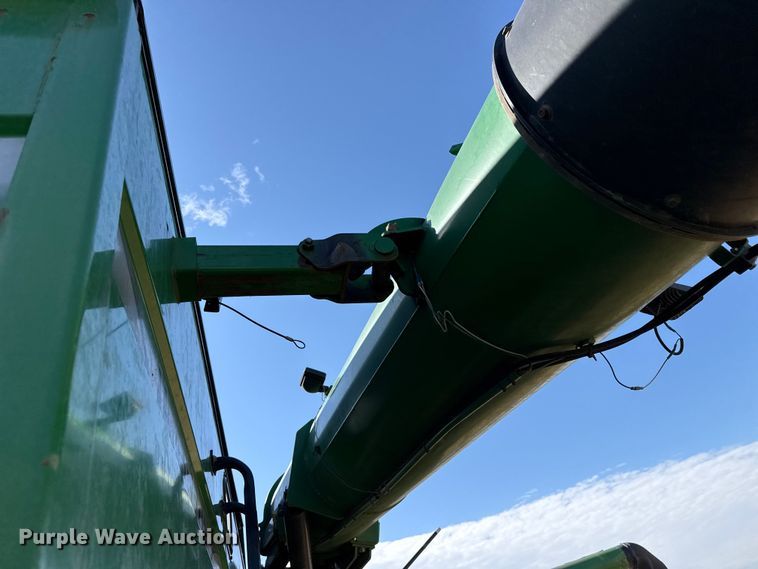 image for item DZ5199 2013 Unverferth 1015 grain cart