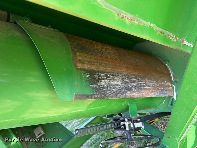 image for item DZ5199 2013 Unverferth 1015 grain cart