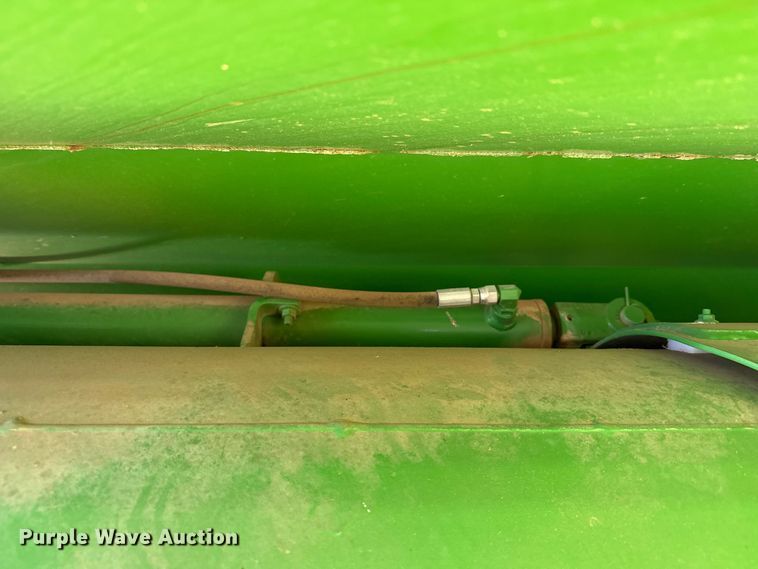 image for item DZ5199 2013 Unverferth 1015 grain cart