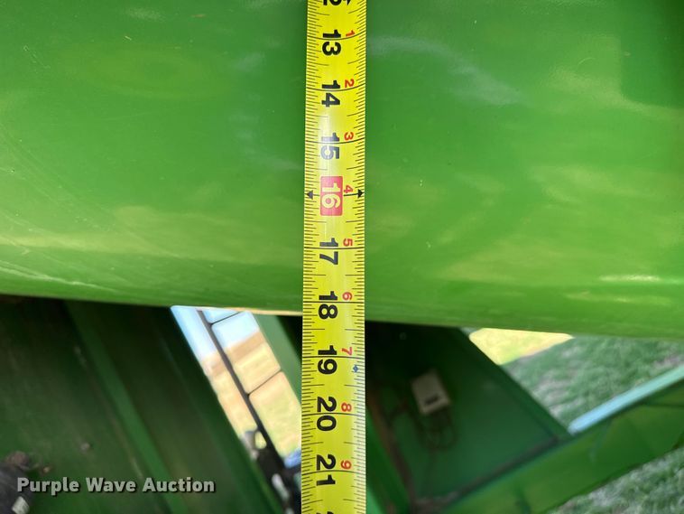 image for item DZ5199 2013 Unverferth 1015 grain cart