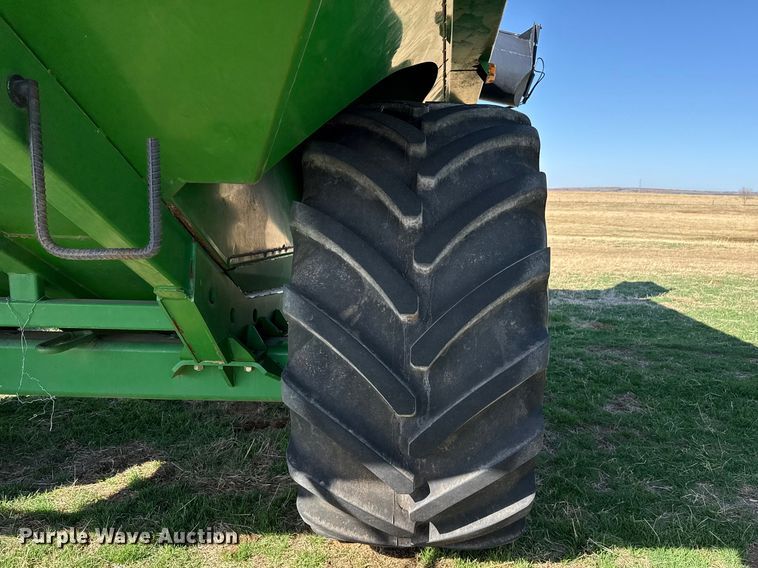 image for item DZ5199 2013 Unverferth 1015 grain cart