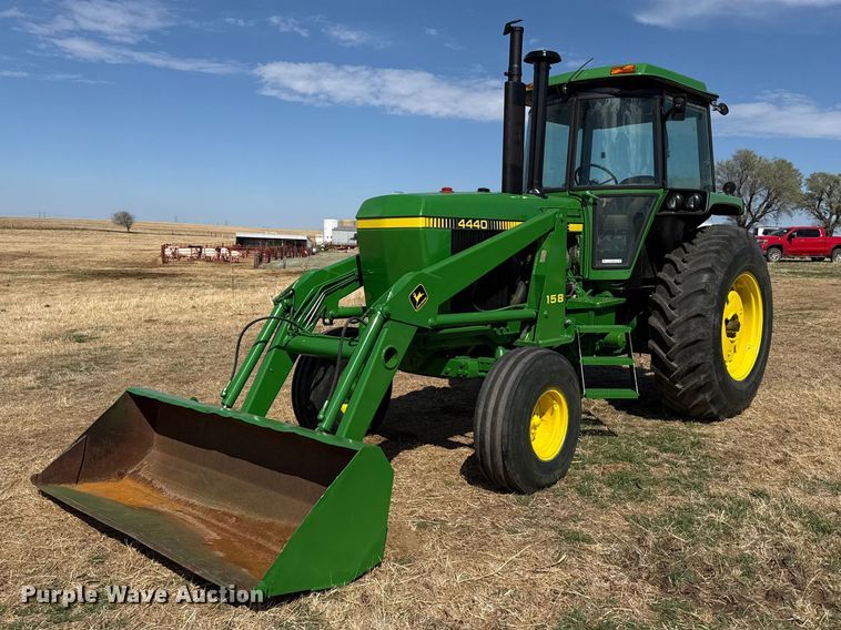 image for item DZ5200 1979 John Deere 4440 tractor