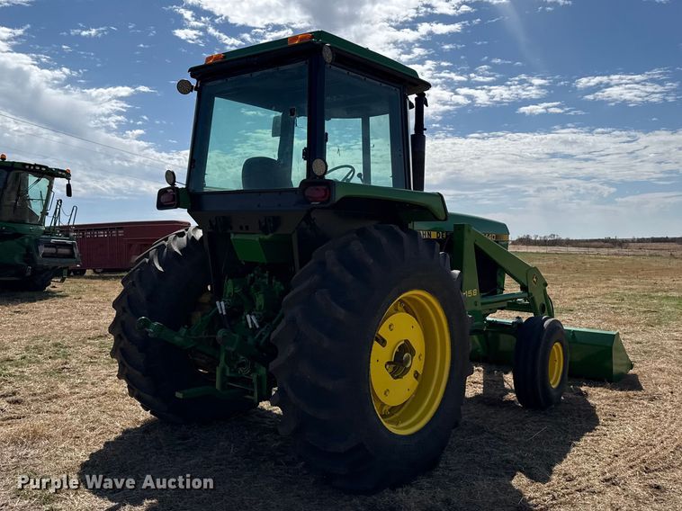image for item DZ5200 1979 John Deere 4440 tractor