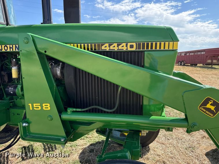 image for item DZ5200 1979 John Deere 4440 tractor