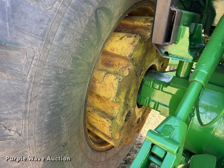 image for item DZ5200 1979 John Deere 4440 tractor