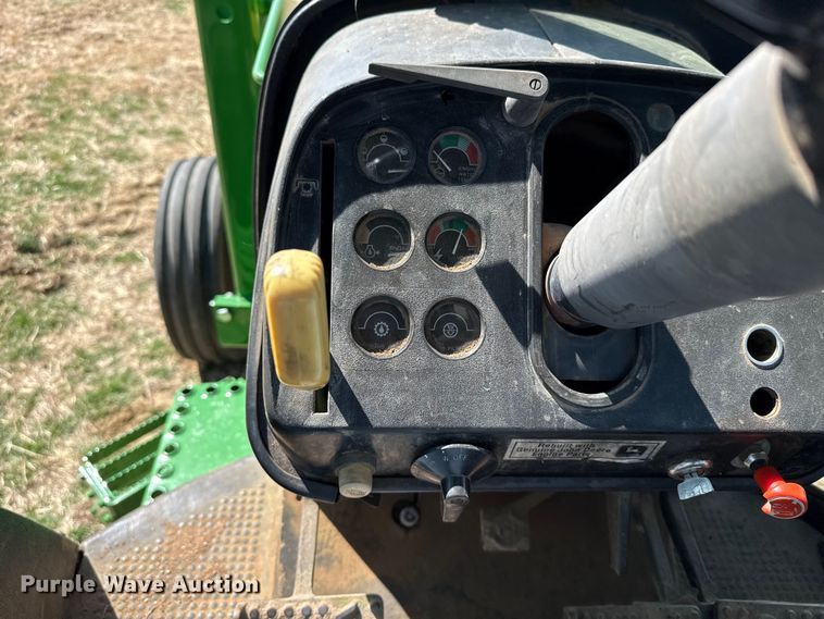 image for item DZ5200 1979 John Deere 4440 tractor