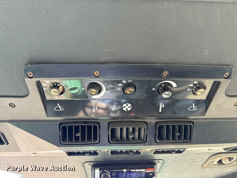 image for item DZ5200 1979 John Deere 4440 tractor