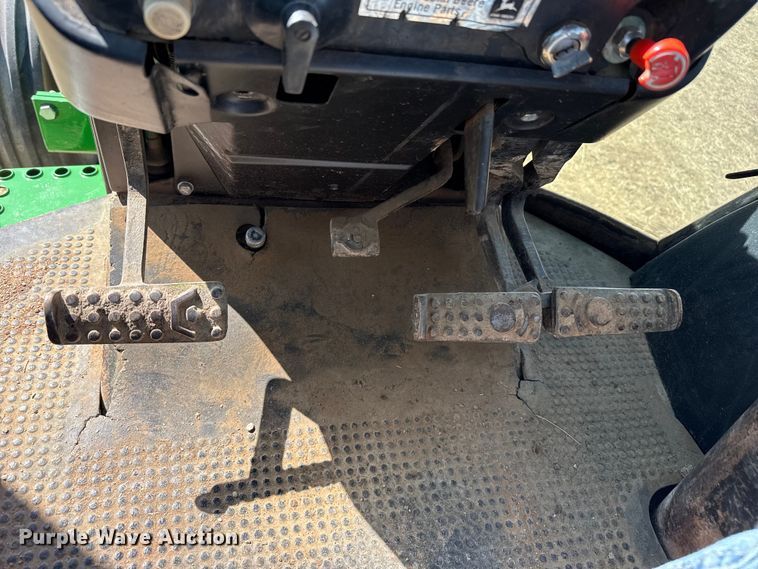 image for item DZ5200 1979 John Deere 4440 tractor