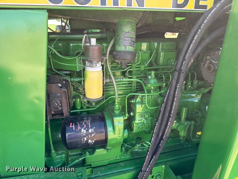 image for item DZ5200 1979 John Deere 4440 tractor