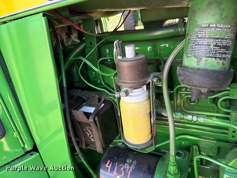image for item DZ5200 1979 John Deere 4440 tractor