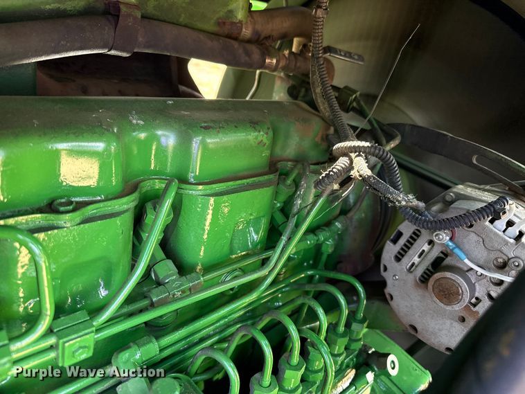 image for item DZ5200 1979 John Deere 4440 tractor