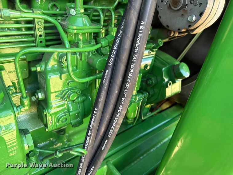 image for item DZ5200 1979 John Deere 4440 tractor