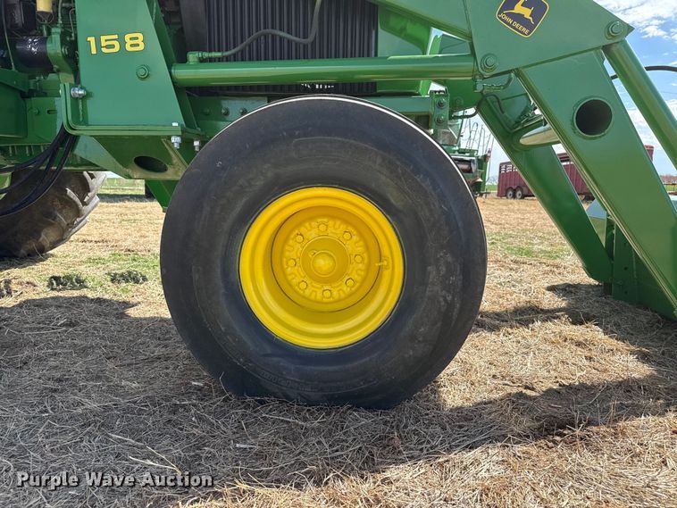 image for item DZ5200 1979 John Deere 4440 tractor