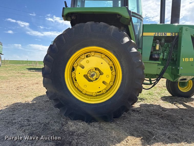 image for item DZ5200 1979 John Deere 4440 tractor