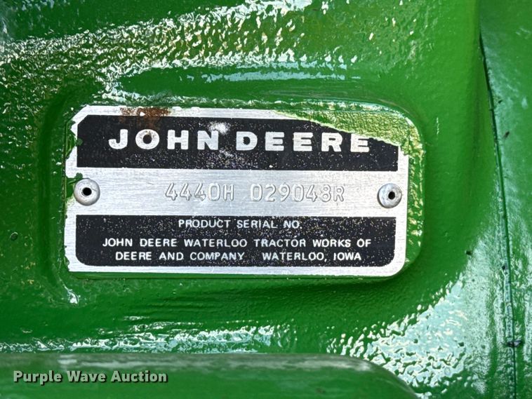 image for item DZ5200 1979 John Deere 4440 tractor
