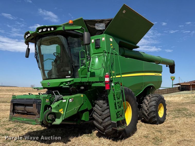 image for item DZ5201 2012 John Deere S680 combine