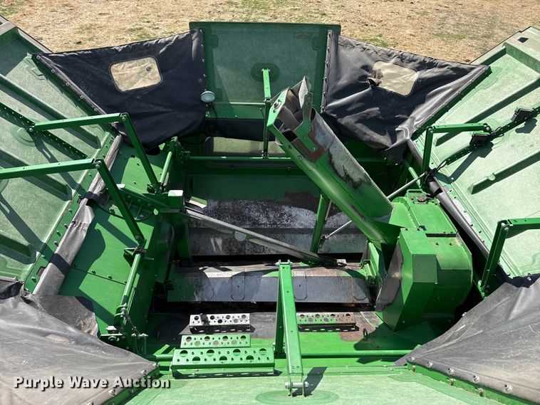 image for item DZ5201 2012 John Deere S680 combine