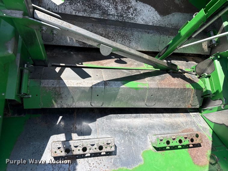 image for item DZ5201 2012 John Deere S680 combine